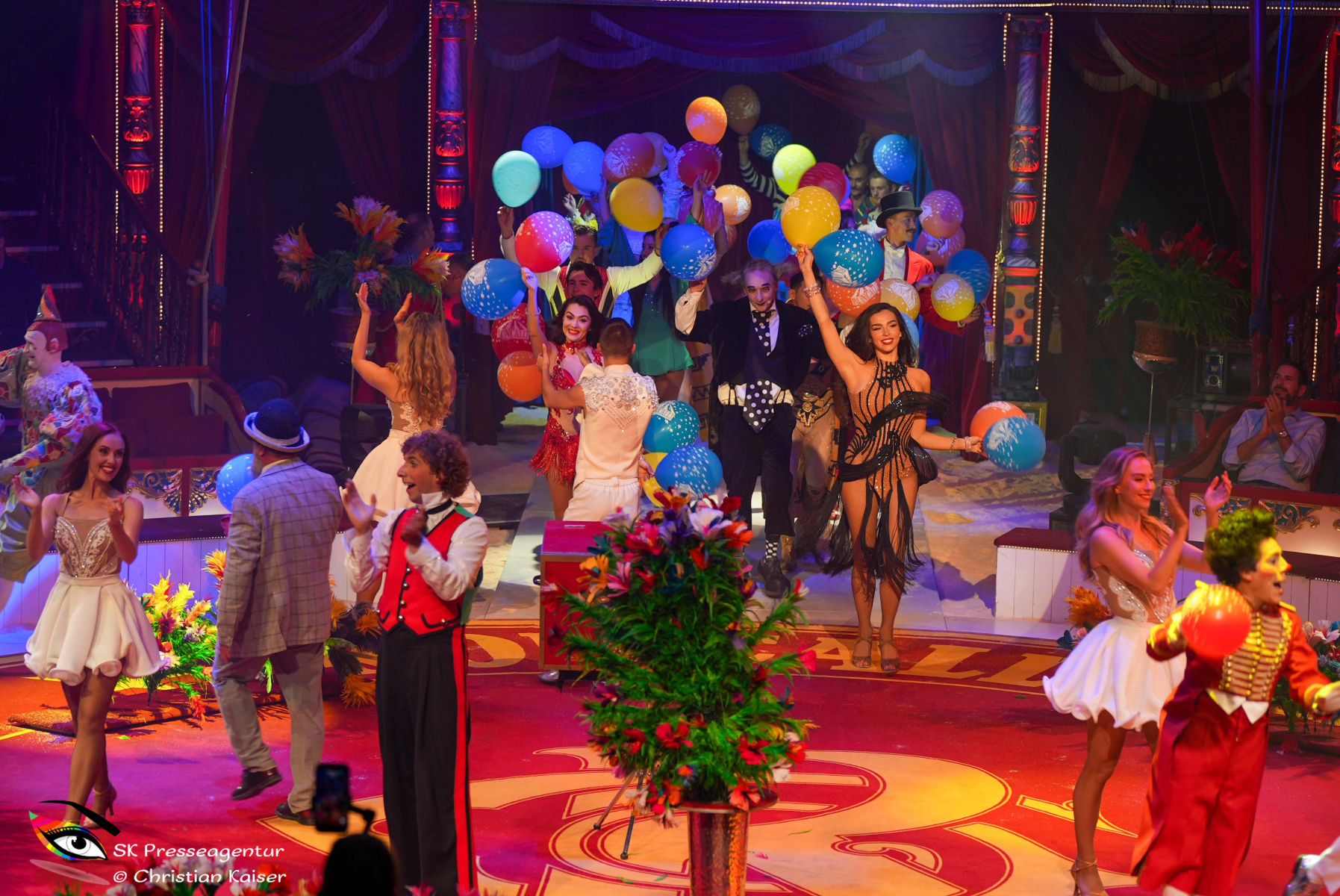 50-Jahre-Circus-Theater-Roncalli-Wien-feiert-Bernhard-Paul-und-seine-Liebe-zur-Nostalgie-und-den-Mut-zur-Innovation-16.9.2026-Adobe-251