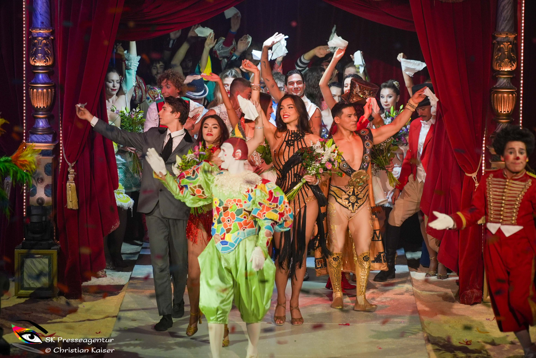 50-Jahre-Circus-Theater-Roncalli-Wien-feiert-Bernhard-Paul-und-seine-Liebe-zur-Nostalgie-und-den-Mut-zur-Innovation-16.9.2026-Adobe-258