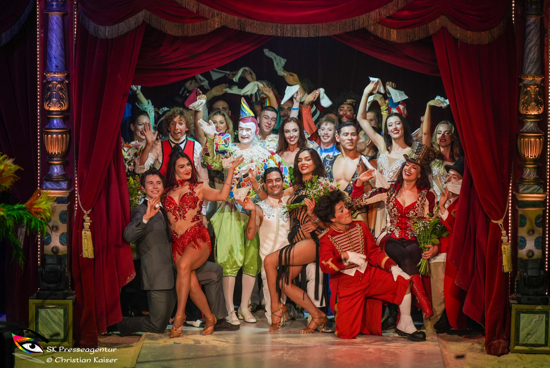 50-Jahre-Circus-Theater-Roncalli-Wien-feiert-Bernhard-Paul-und-seine-Liebe-zur-Nostalgie-und-den-Mut-zur-Innovation-16.9.2026-Adobe-260