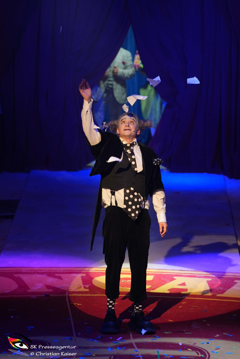 50-Jahre-Circus-Theater-Roncalli-Wien-feiert-Bernhard-Paul-und-seine-Liebe-zur-Nostalgie-und-den-Mut-zur-Innovation-16.9.2026-Adobe-261