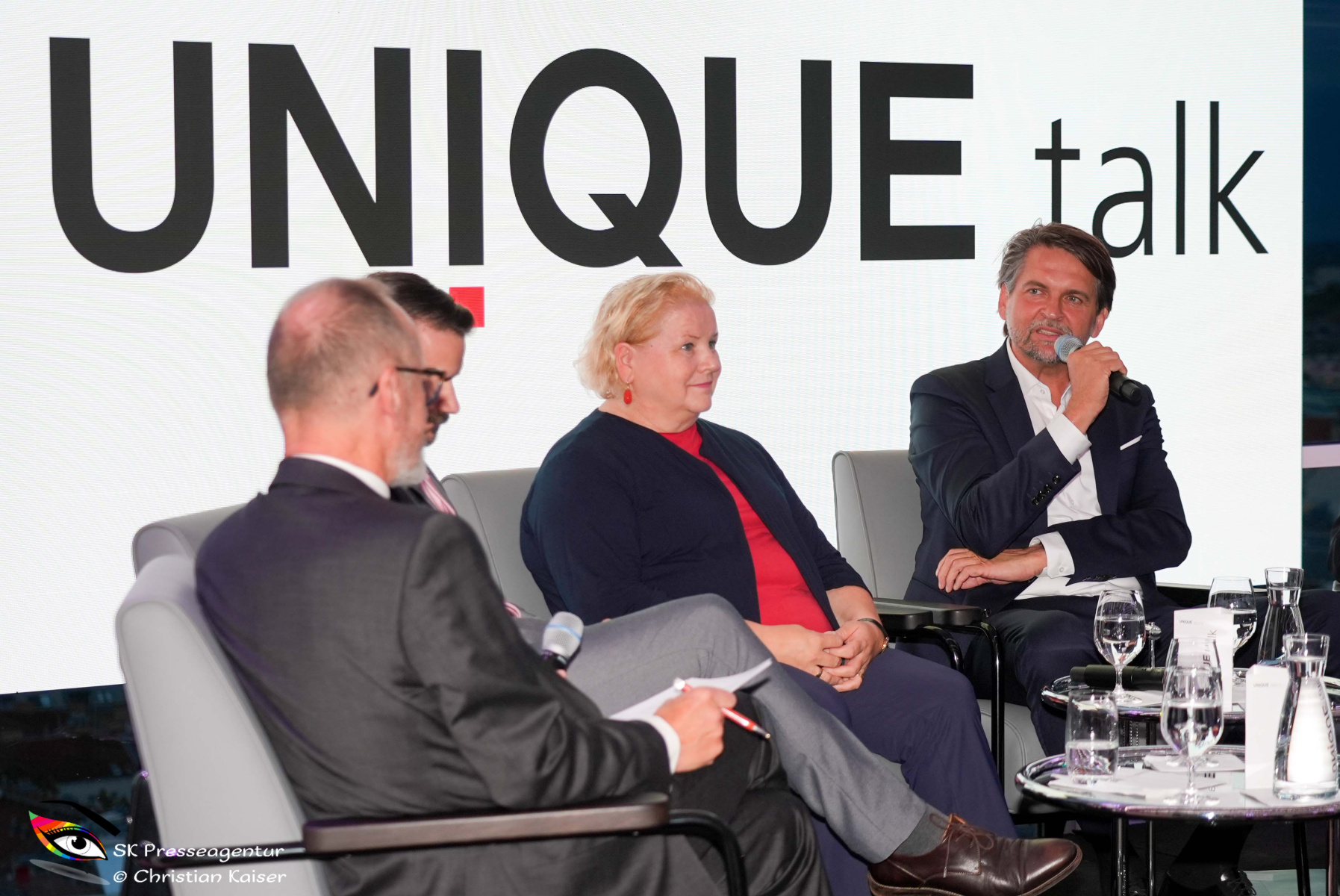 Unique-Talk-„Gesundheitspolitik-2030-–-Kooperation-oder-‚jede-r-gegen-jede-n-24.9.2026-Adobe-67